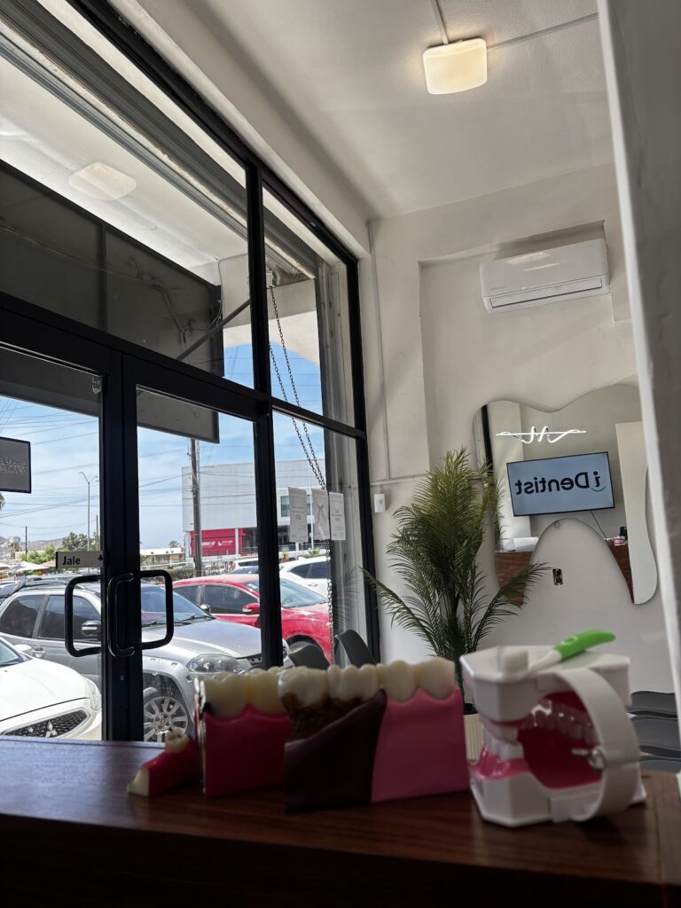 19705 identist clinica dental cabo san lucas 768x1024