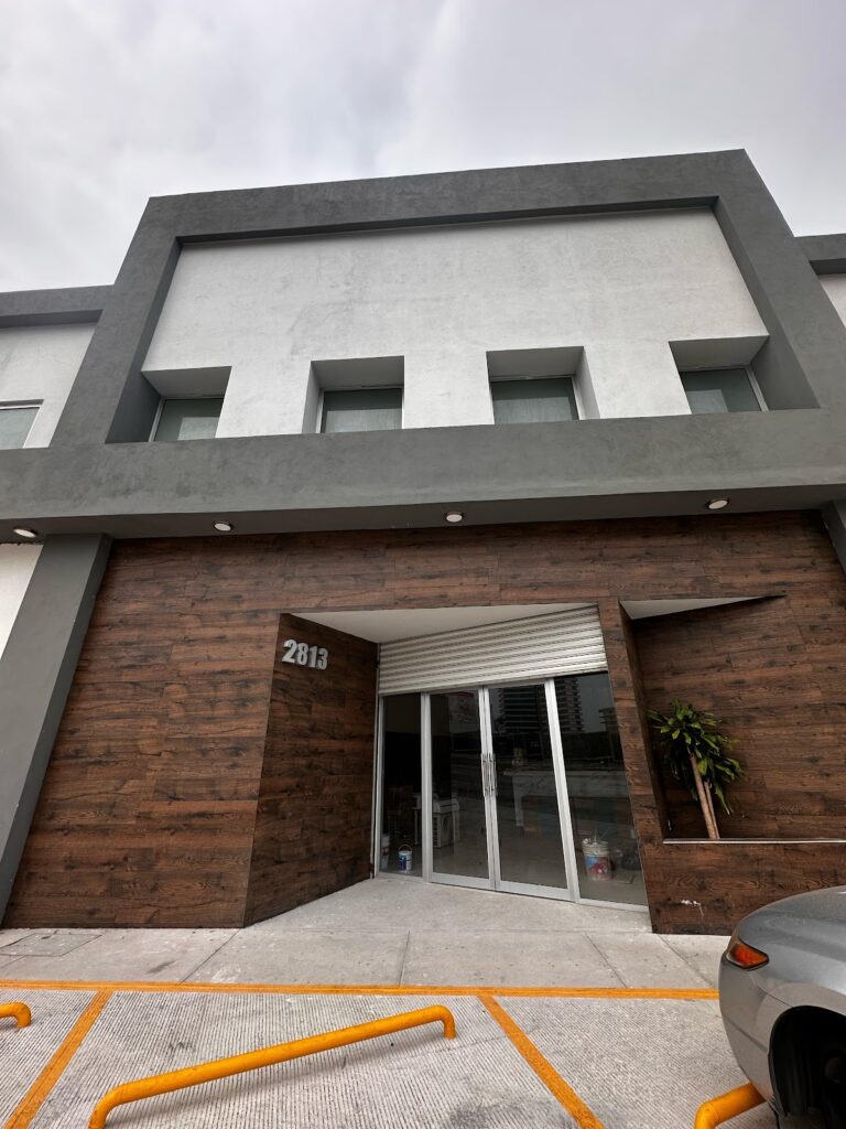 20092 clinica dental sonrie conmigo 768x1024