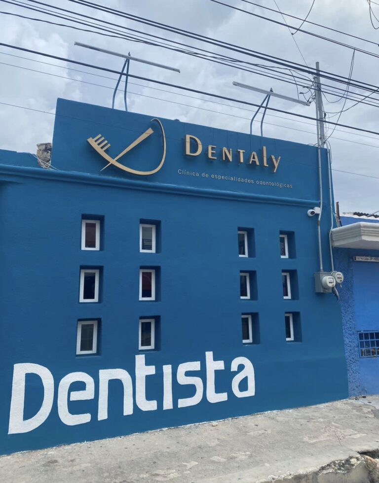 20140 dentaly clinica dental merida 768x980