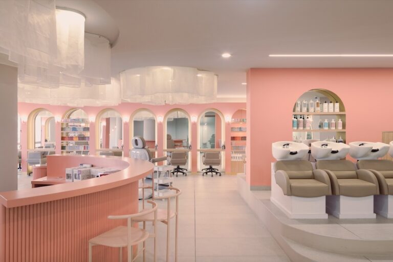 21505 leonora studio satelite 768x512