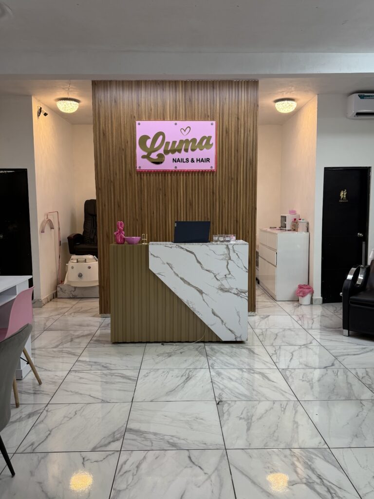 21577 luma salon oficial 768x1024