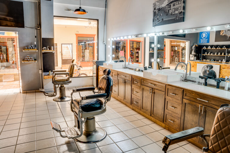 21647 barberia alpha salon spa 768x512