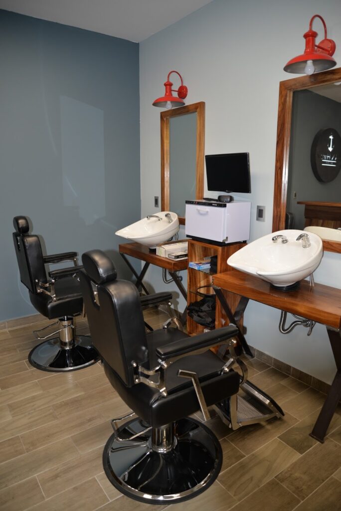 21712 man harbor barbershop 684x1024