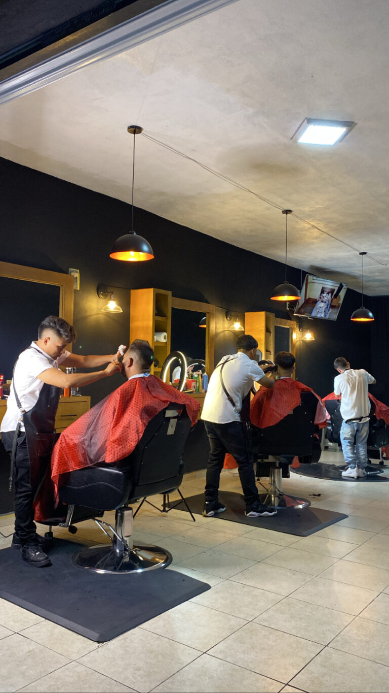 21765 el siempre guapo barber shop 768x1365