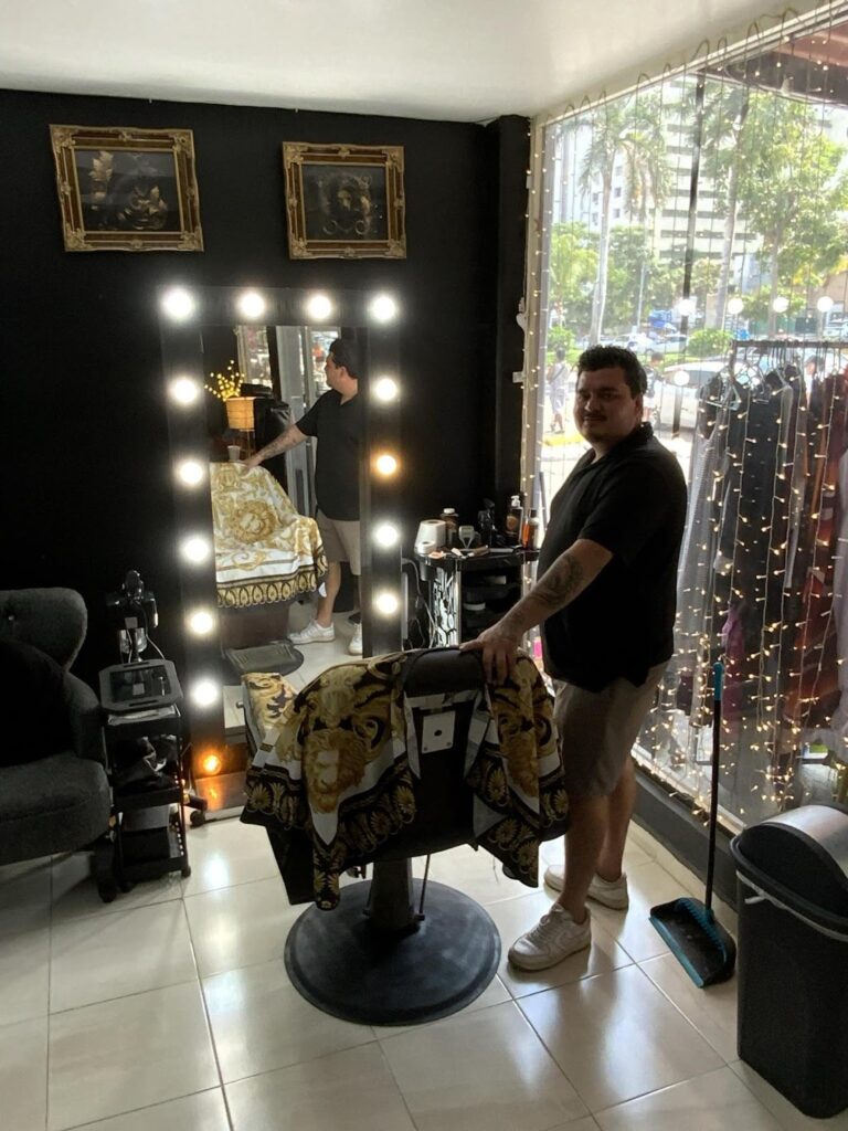 21770 barberia acapulco 768x1024