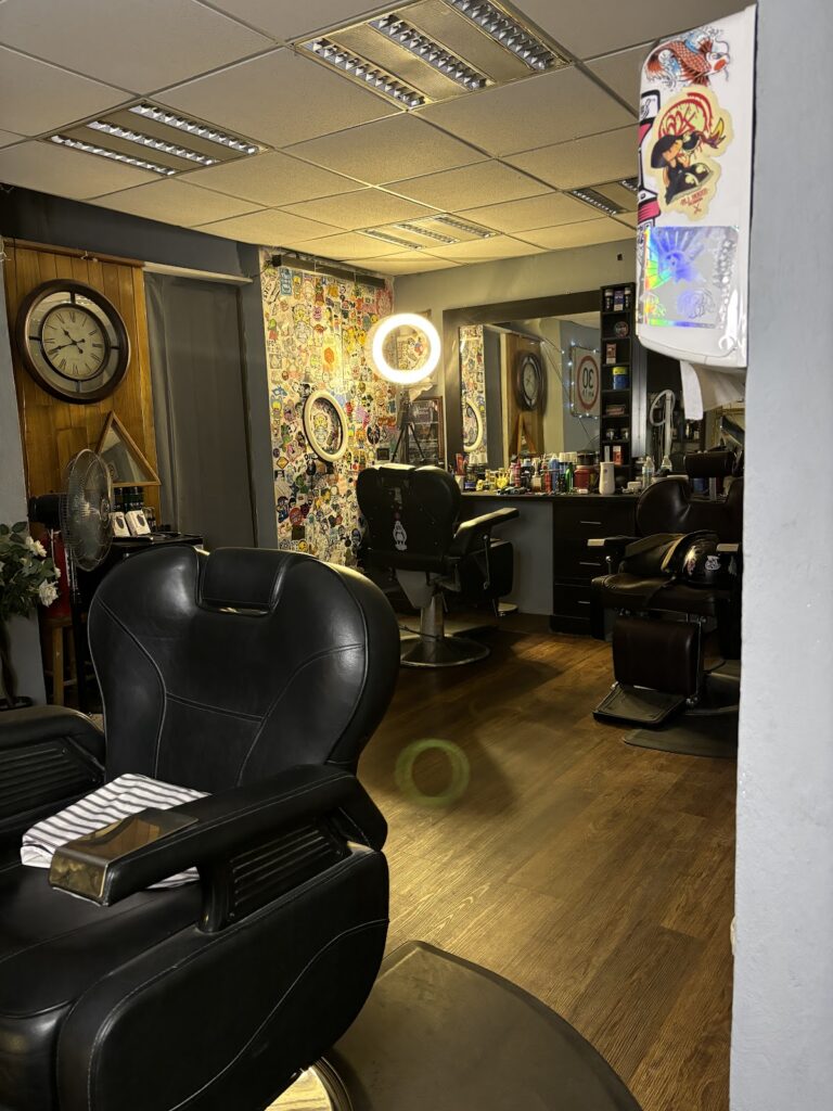 21901 barberia legend 768x1024