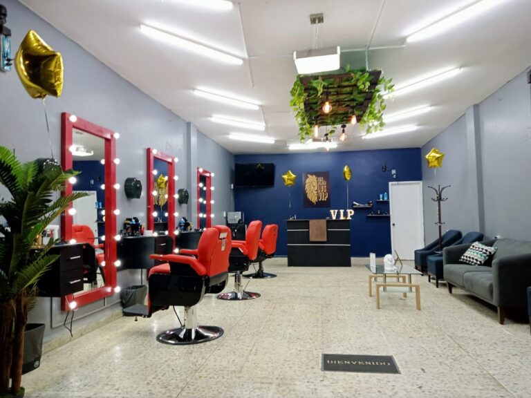 22031 barberia los vip 768x576