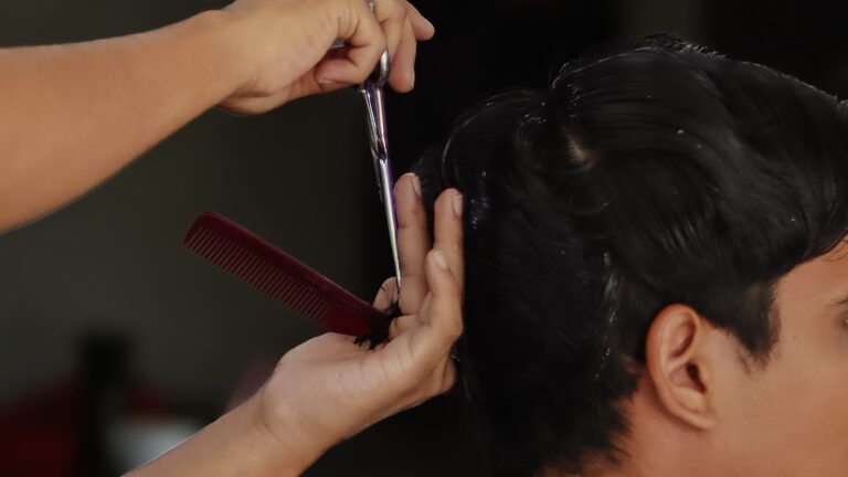 22036 studio black barber 768x432