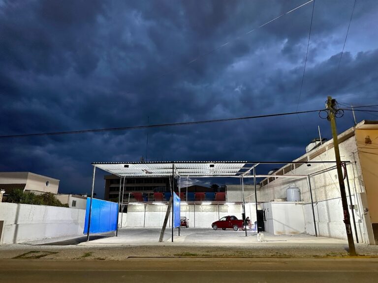 24512 d luxe car wash 2 768x576