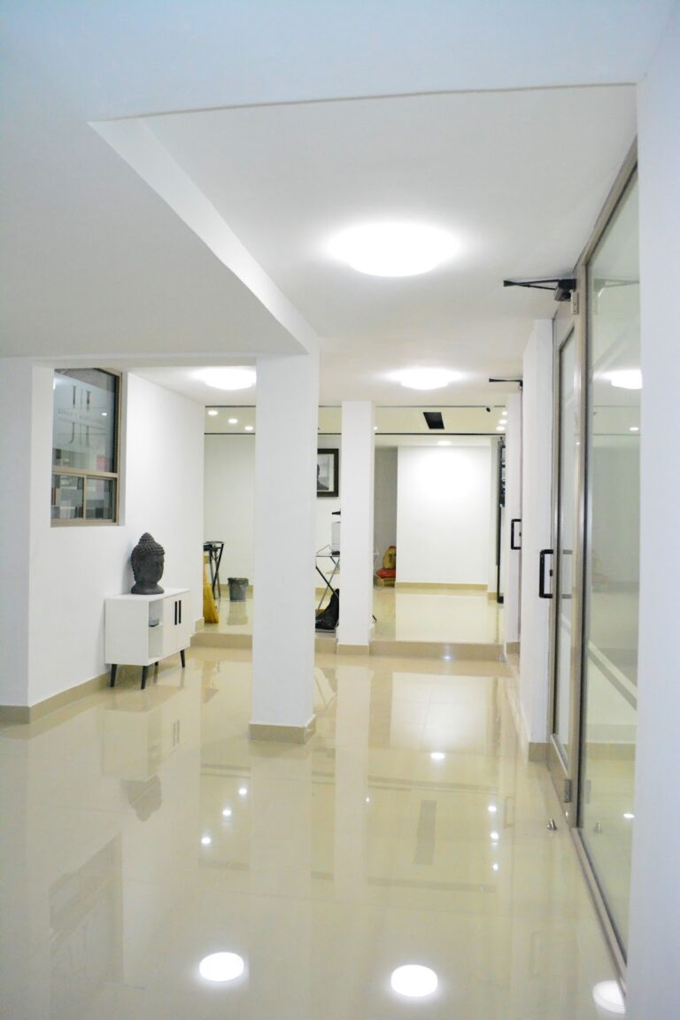 26024 linan y asociados abogados 768x1152