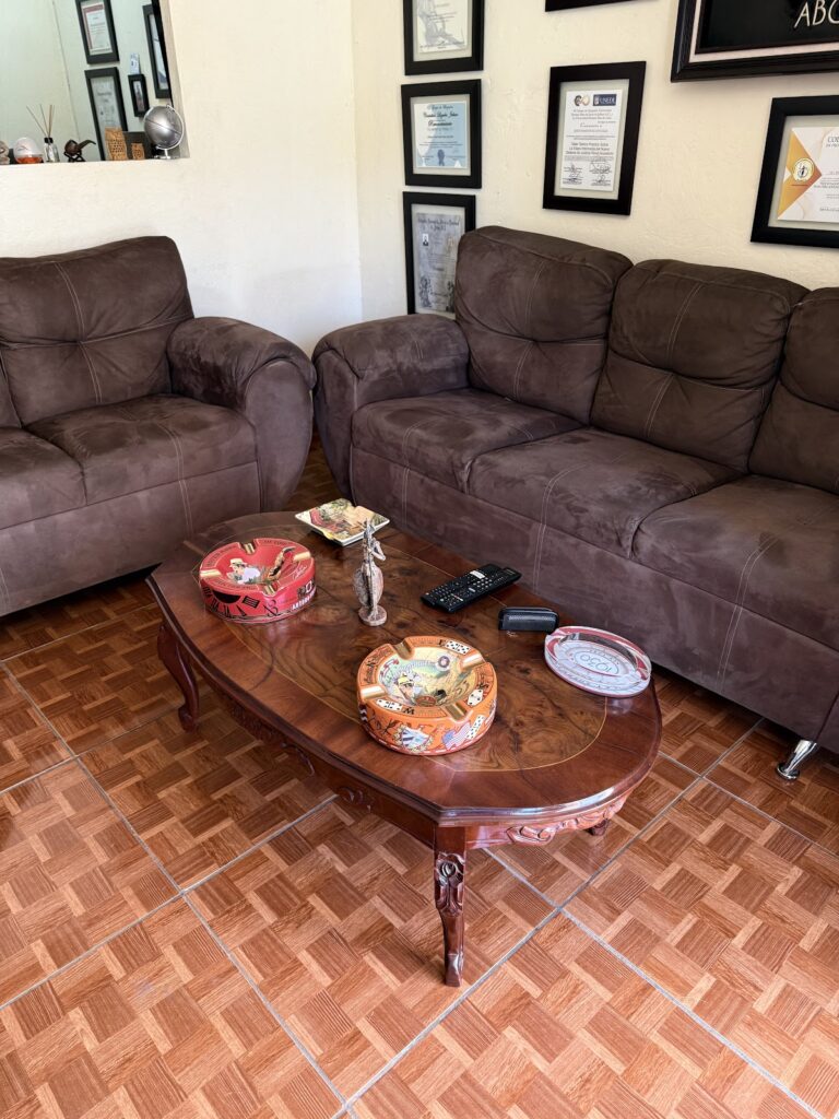 26155 salvatierra abogados 768x1024