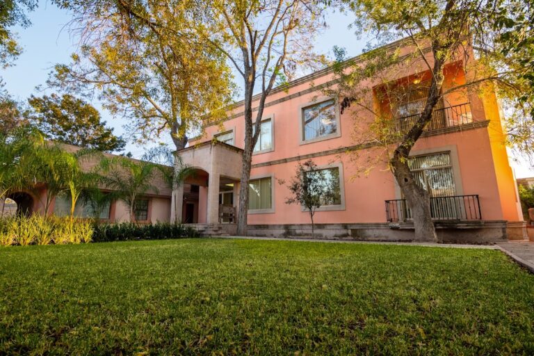 26762 guardiola assoc 768x512