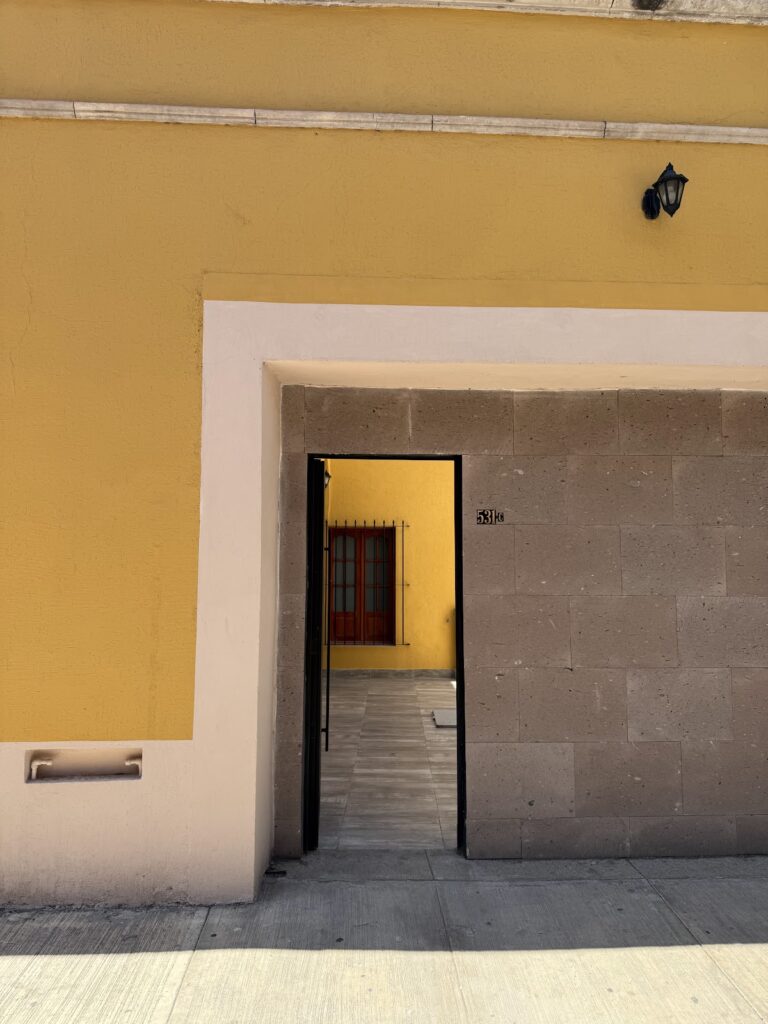 26887 agencia de viajes acostrip 768x1024