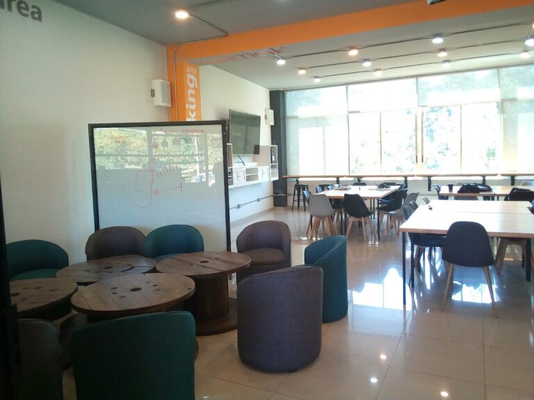 28190 wimeik academy 768x576