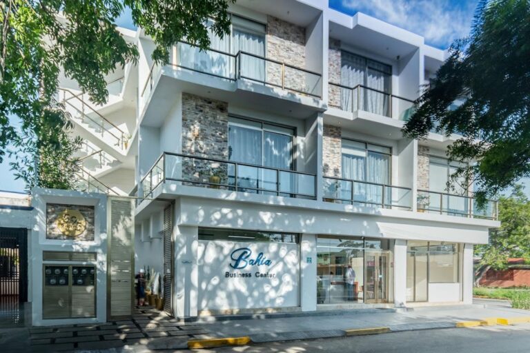 28276 bahia business center 768x512