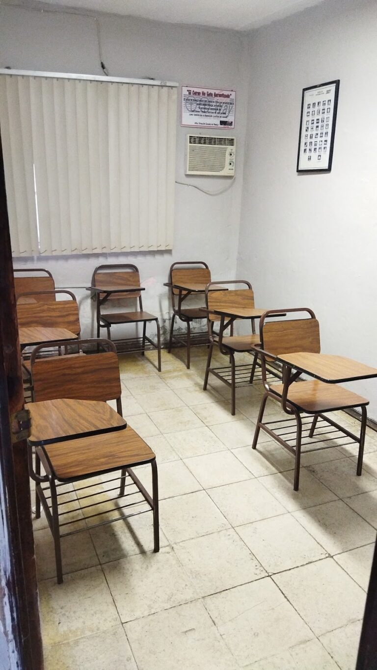 28818 escuela de manejo freeway 768x1365