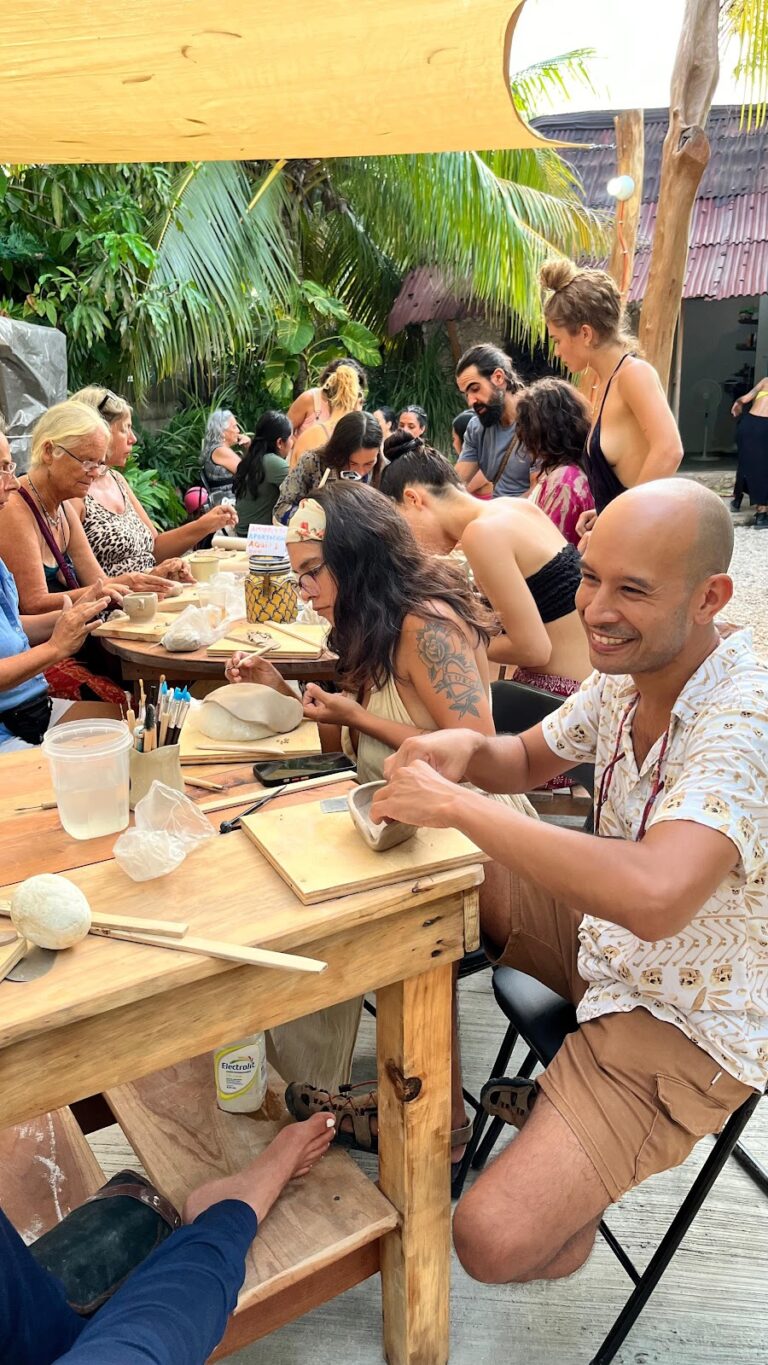 29725 lolas pots 768x1365