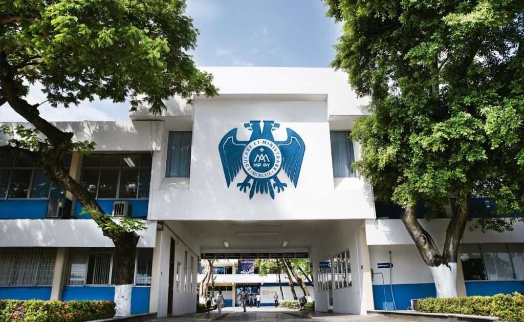 30560 universidad cristobal colon 1024x629