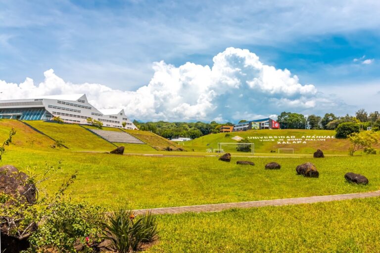 30589 universidad anahuac veracruz campus xalapa 768x512