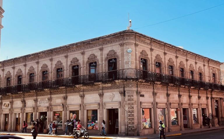 31075 palacio de las rosas hotel 768x476