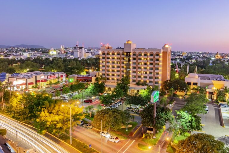 31293 hotel lucerna culiacan 768x512