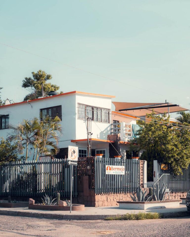 31435 bermejo hostel 768x959