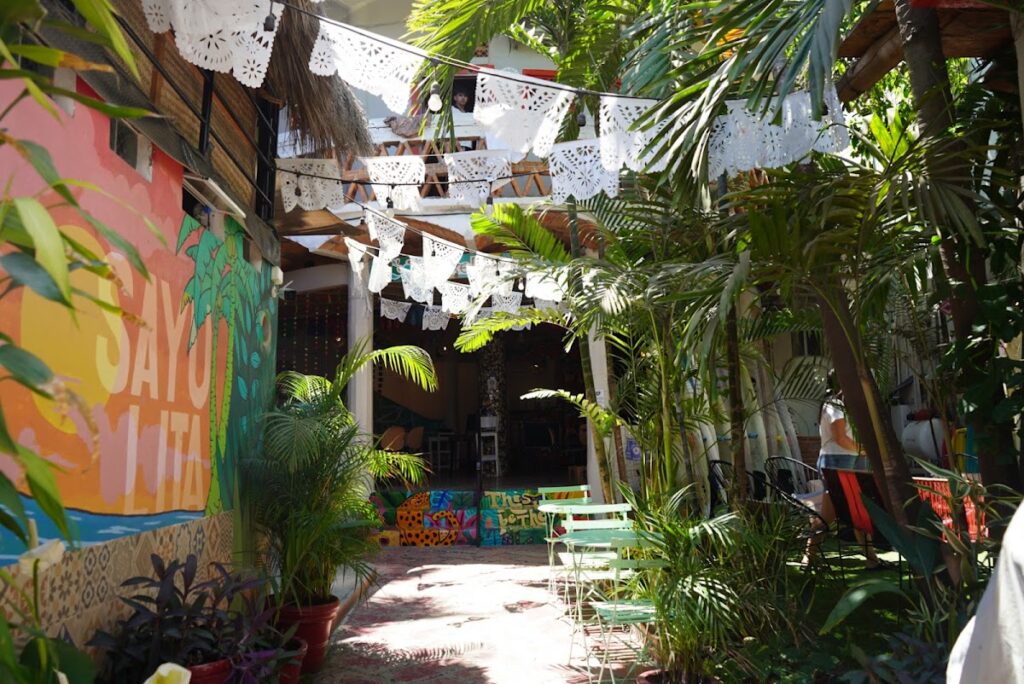 31618 la redonda surf hostel sayulita 1024x684