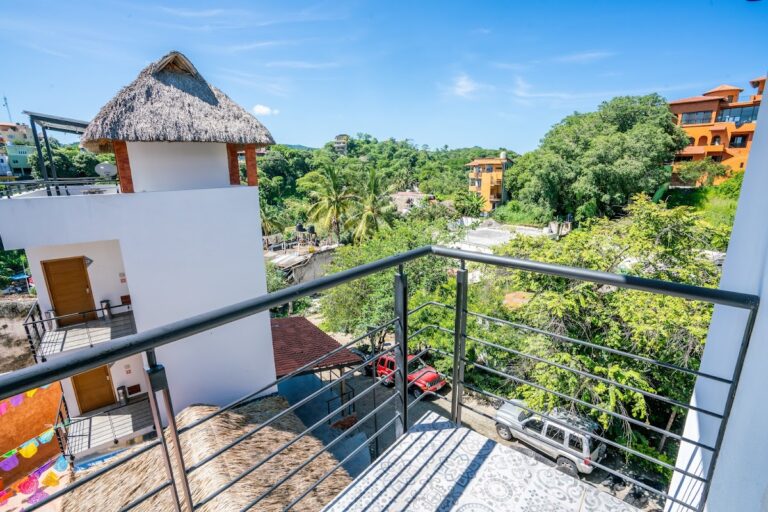 31648 viajero sayulita 768x512