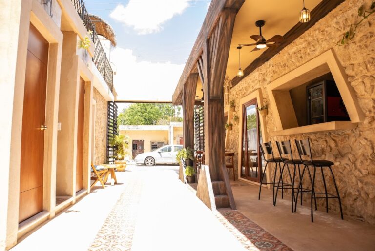 31772 hotel tunich naj hostal 768x515