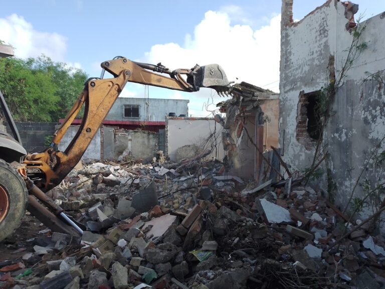 32536 renta de excavadora y reto martillo 768x576