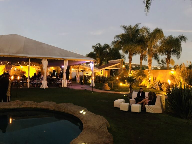 32771 terraza jardin camelias 768x576