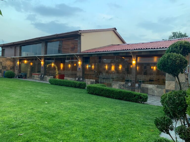 33158 salon y jardin de fiestas nirvana 768x576