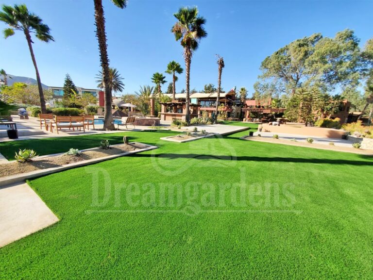 36919 pasto sintetico y muros verdes dream gardens 768x577