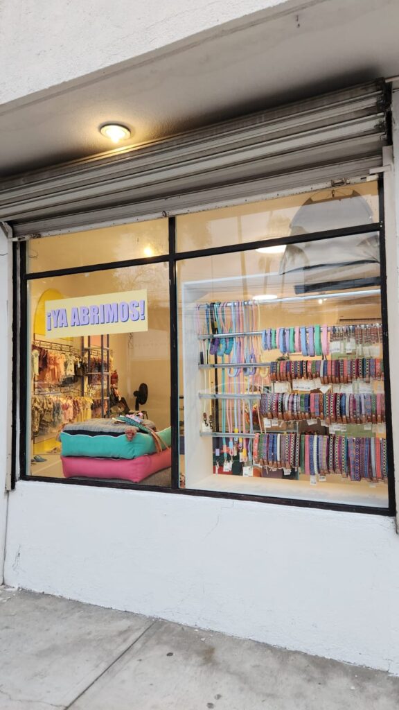 37841 apolo friends store 576x1024