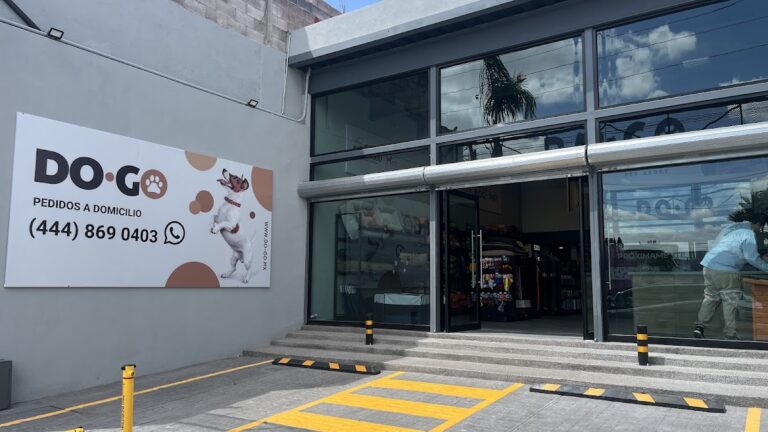 38030 dogo pet store 768x432