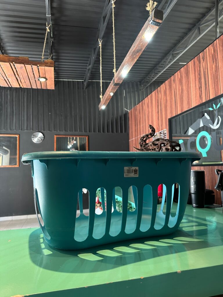 38856 acqua lavanderias tintorerias 768x1024