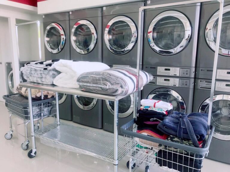 39083 laundry lounge la carcana 768x576