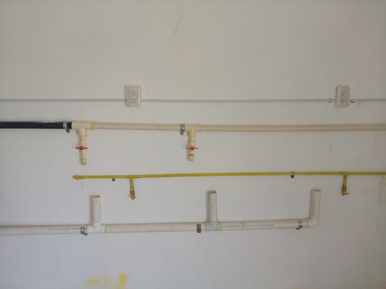 6964 multiservicios el amper plomeria electricidad 768x576