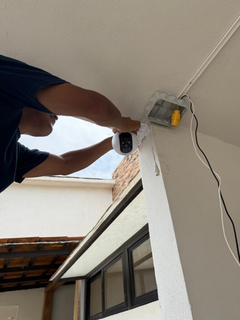 7302 electricidad plomeria camaras y mas. cuidado residencial 768x1024