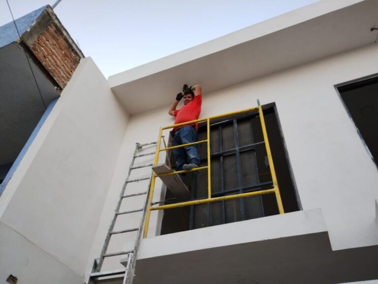 7319 electricista el ruso 768x578