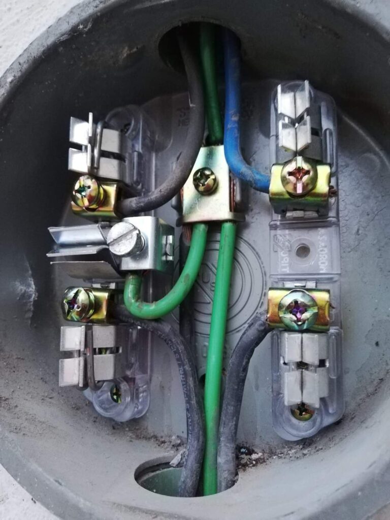 7380 electricista en monterrey 768x1024