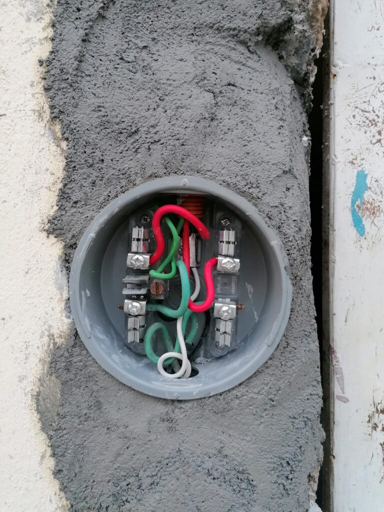 7384 electricista a domicilio 768x1024