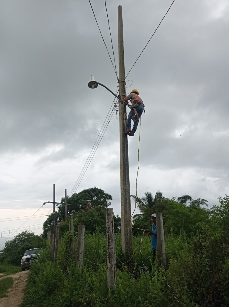 7418 montajes electricos 768x1027