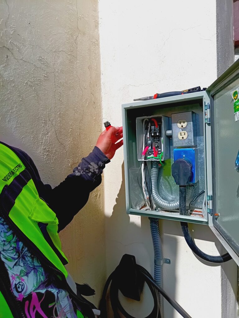 7562 servicios y soluciones electricas torrecilla 768x1024