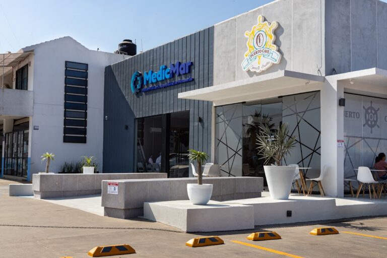 7757 medicmar nucleo medico de especialidades manzanillo 768x512
