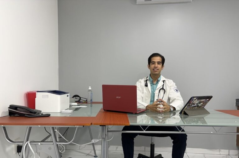 8006 dr. carlos adrian velasquez guevara medico general 768x508