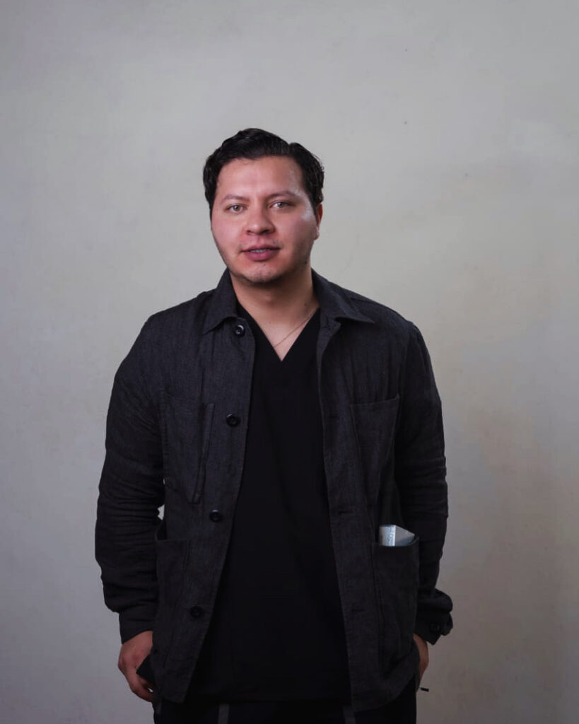 8200 dr. diego gonzalez 819x1024