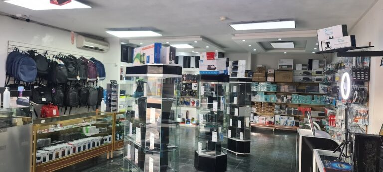 8340 la casa de las computadoras 768x346