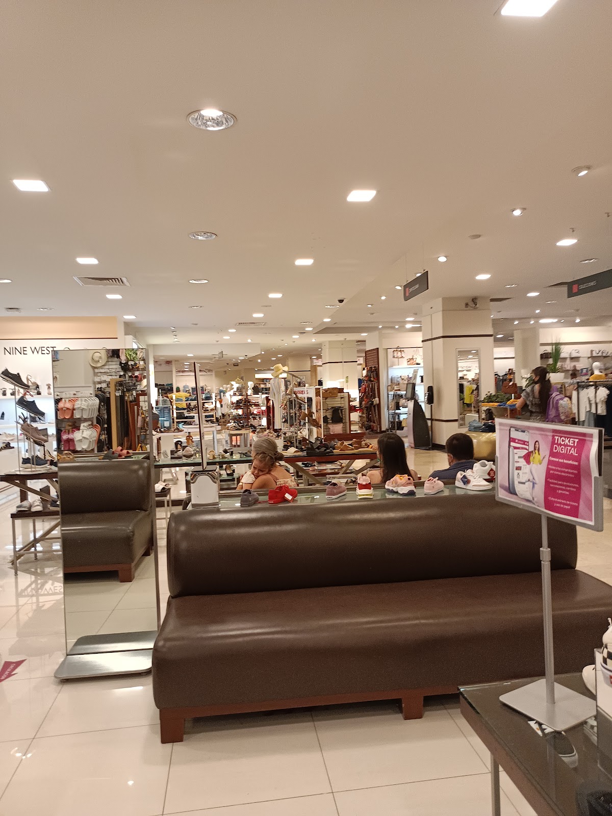 fanout-photo-1770412802770-5 fanout-photo-1770412802770-5