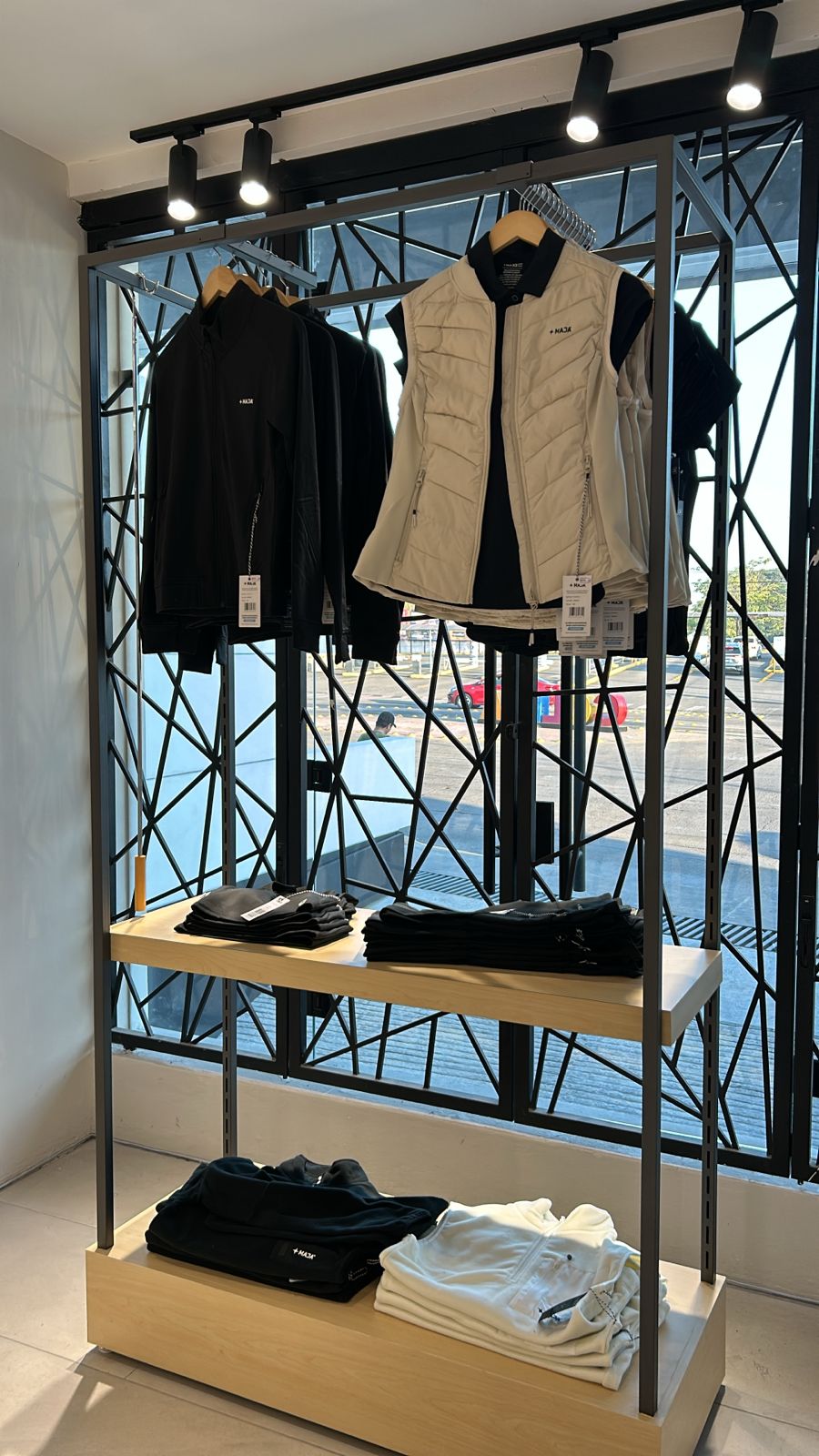 leetx-google-photo-45803-2 leetx-google-photo-45803-2